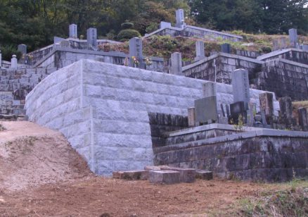 石工事　墓地石積工事