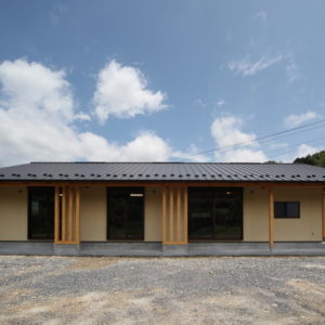 木を使った外観の平屋