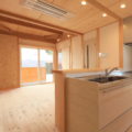 母屋　キッチンより