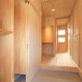 母屋　玄関ホール