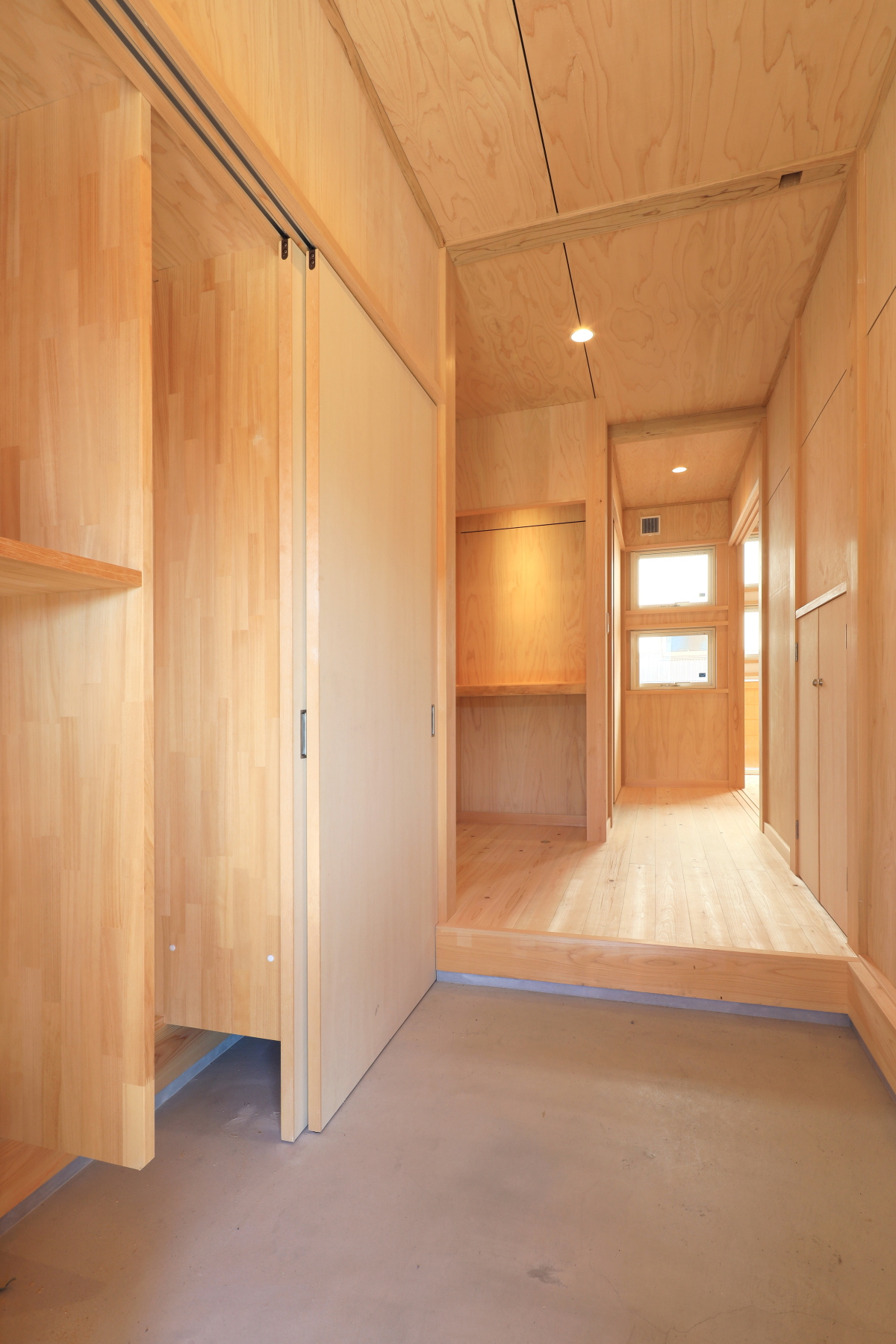 母屋　玄関ホール