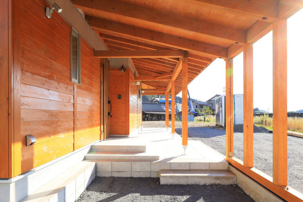 母屋　玄関アプローチ