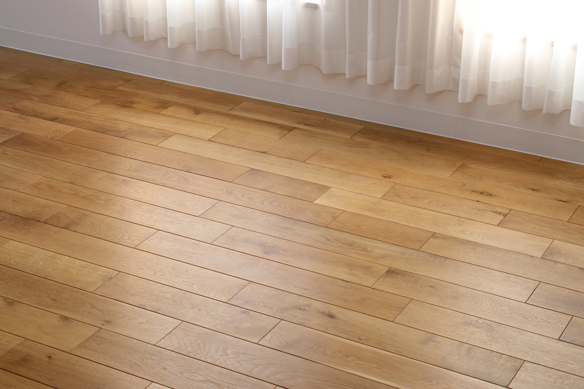 無垢床のメンテナンス方法｜基本のお手入れから定期メンテナンス、トラブル別の対処法まで解説