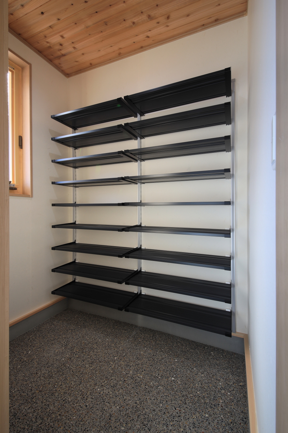 シューズクローク：たっぷり収納